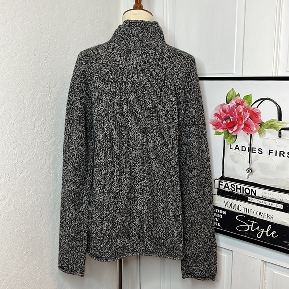 Theory Oversized 100% Cashmere Turtleneck Size S - Picture 5 of 9